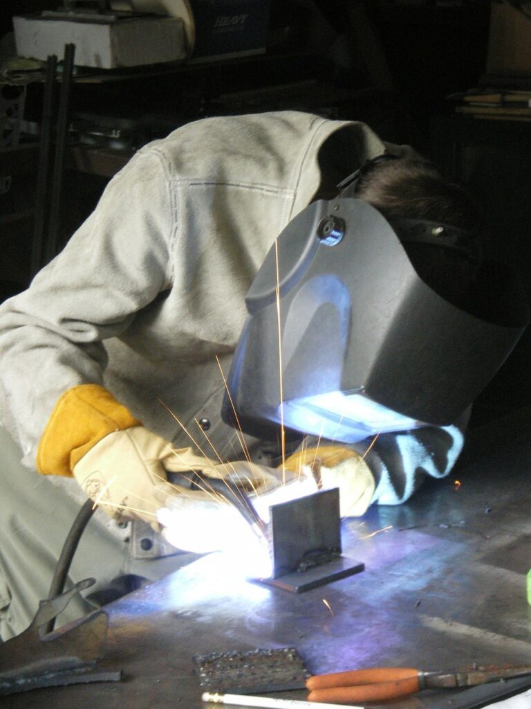 welding, blue-collar, trades-71269.jpg